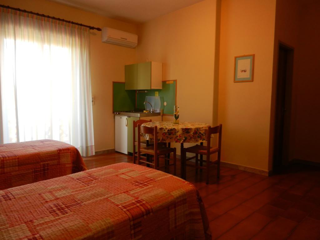 Villa Collina Giardini Naxos Cameră foto