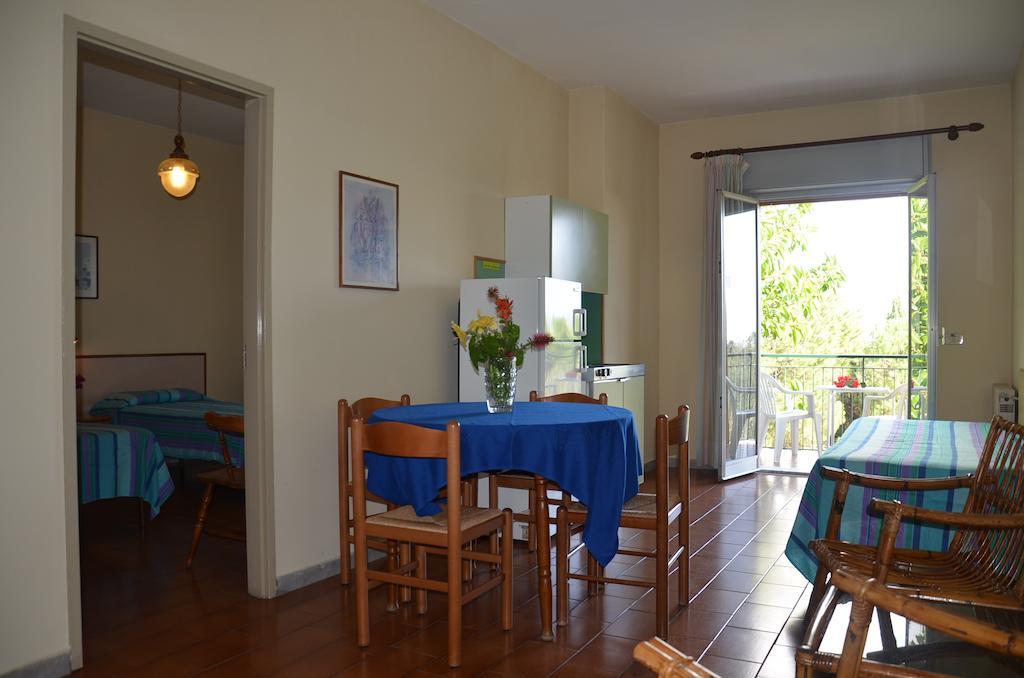 Villa Collina Giardini Naxos Cameră foto
